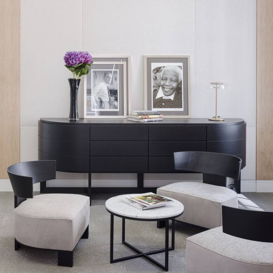 16 MJ Hudson - informal meeting area - workplace high quality fit out