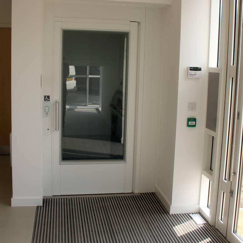 01 Barnes Roffe - completed build - lift access