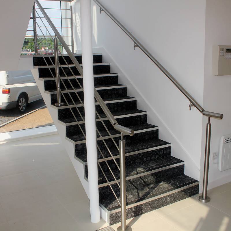 02 Barnes Roffe - completed build - entrance staircase