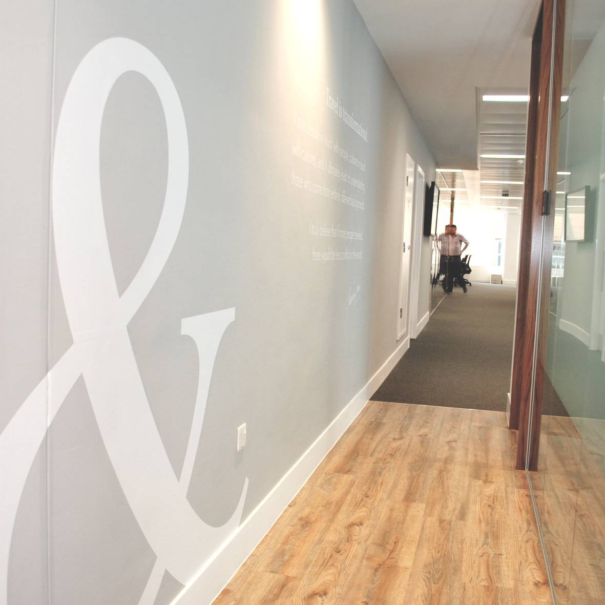 03 Abercrombie & Kent REC CORRIDOR & ampersand wall graphics