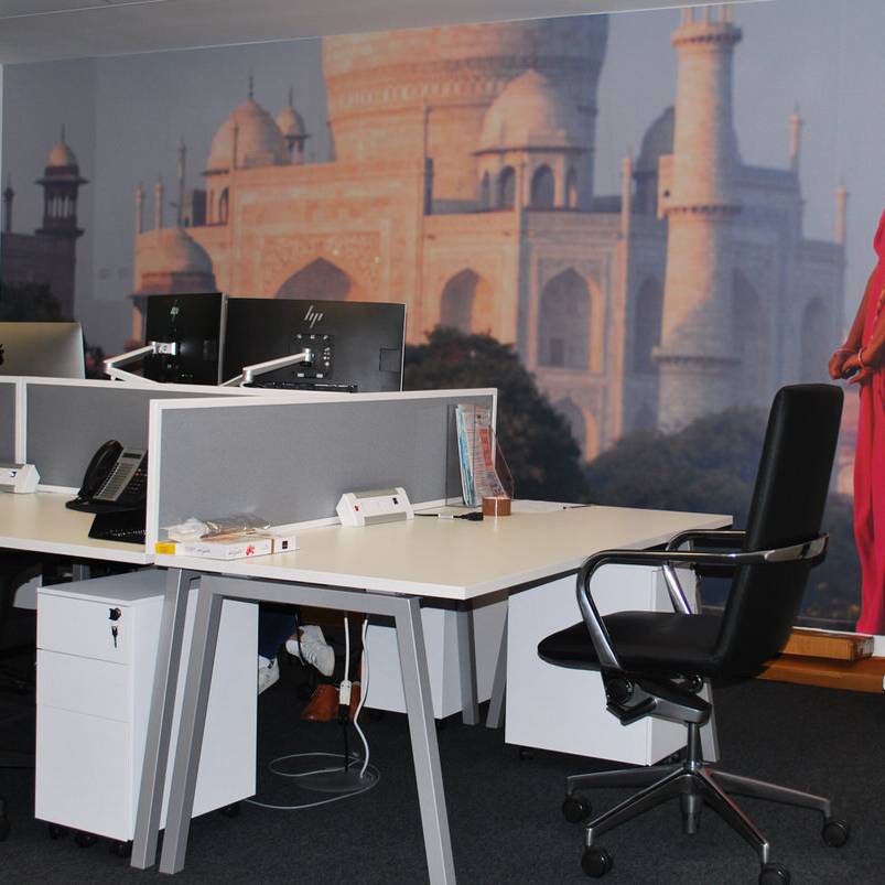 05 Abercrombie & Kent OFFICE desks with large wall mural