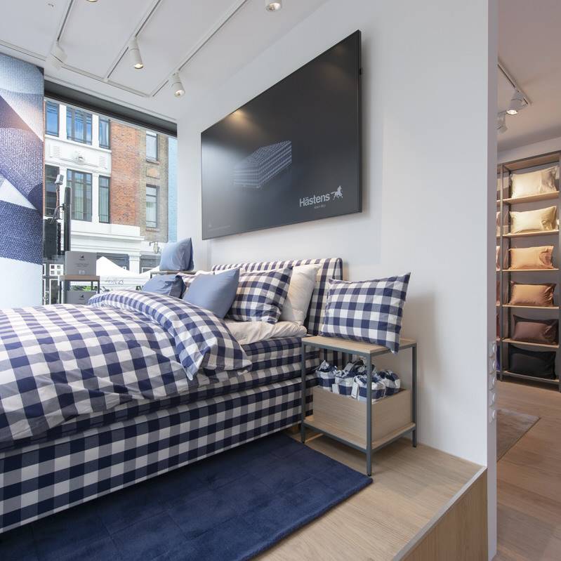 05 Hastens - high quality retail fit out for Swedish Luxury bed supplier- bed display in central London store
