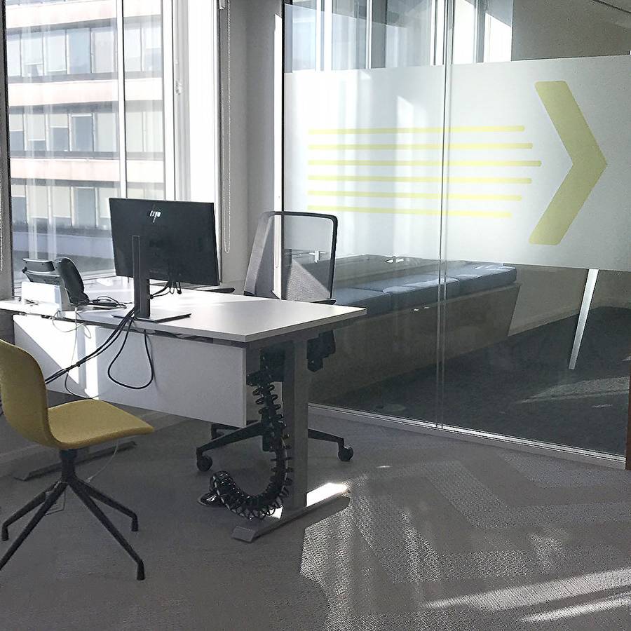 10 Rubix - executive sit stand desk and project development room