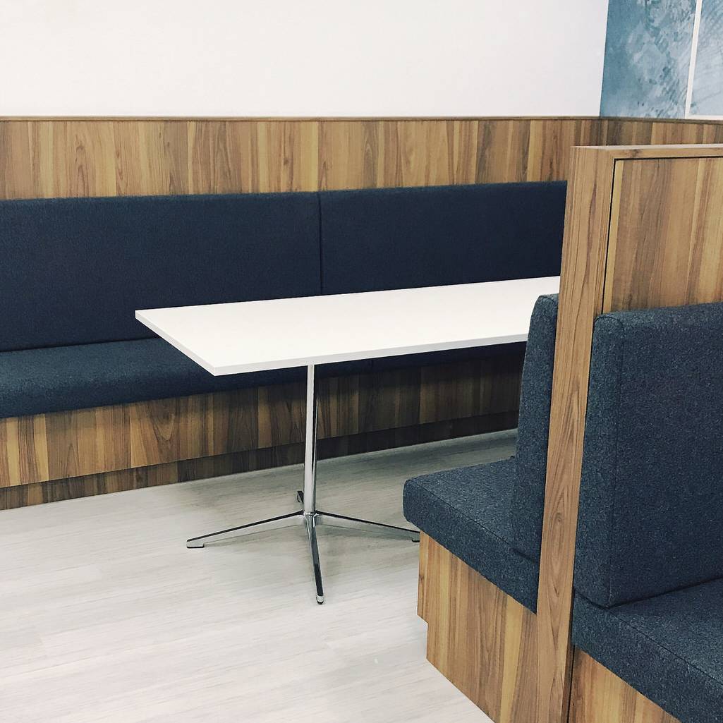 12 Mount Street - breakout area with bespoke banquette seating