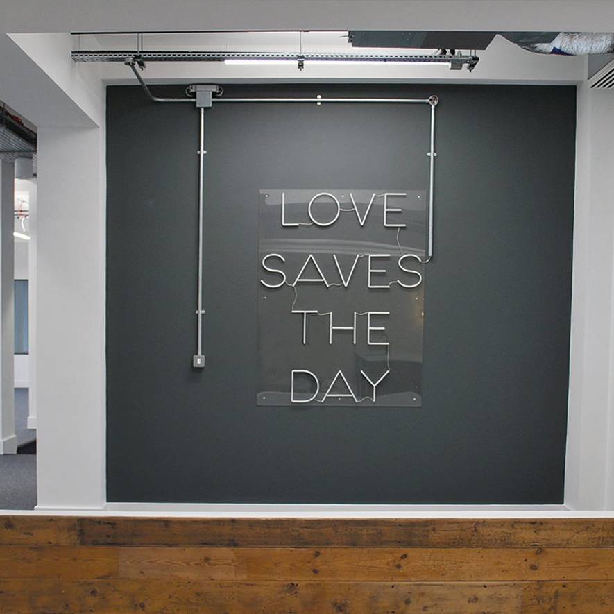 15 Hush - neon signage