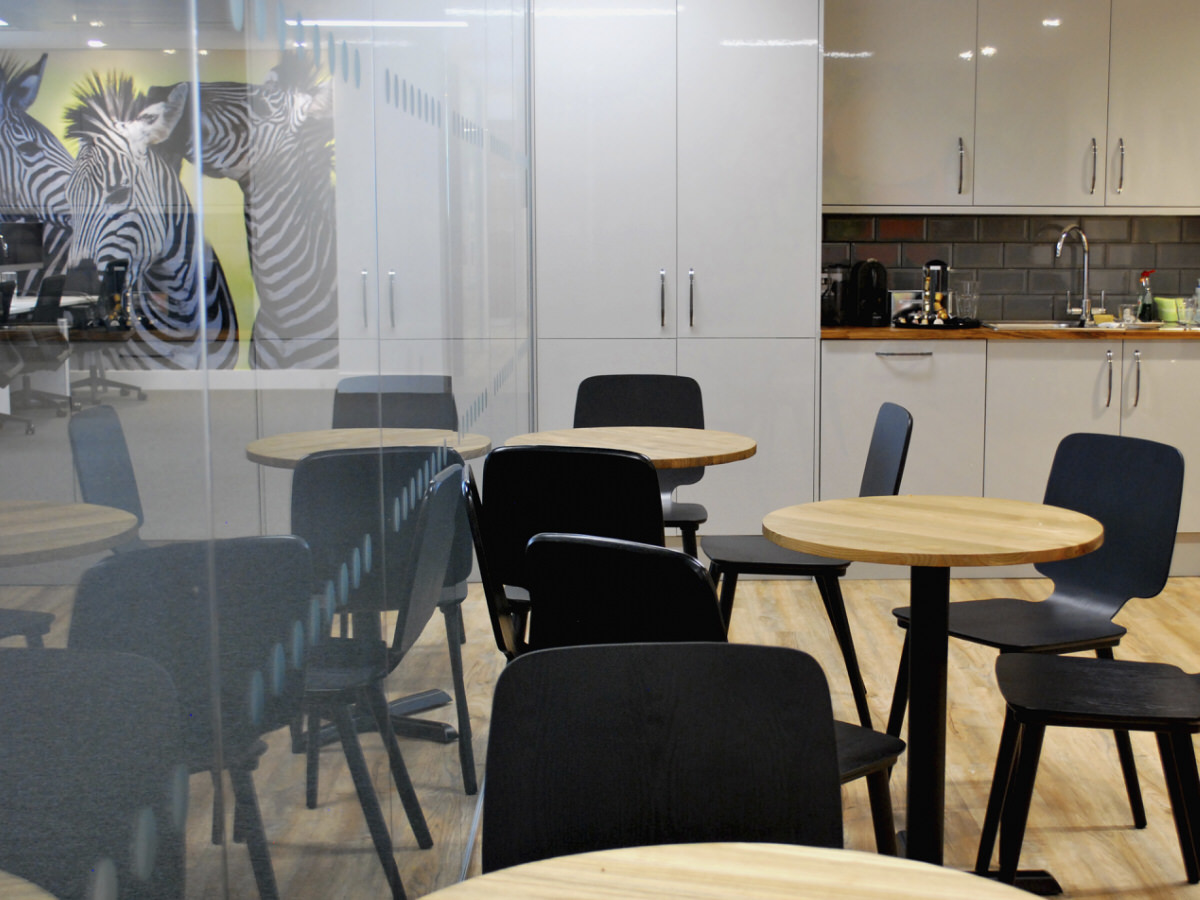 abercrombie & kent -index - kitchen & breakout area - workplace fit out