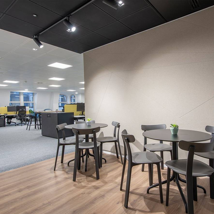 Ecom Trading office breakout area